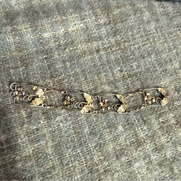 Vintage Gold Plated Panel Leaf Bracelet - Picture 1 of 5